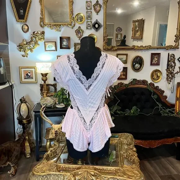 Vintage Eileen West Pink Satin & Lace Peplum lingerie Bodysuit small - Picture 3 of 6